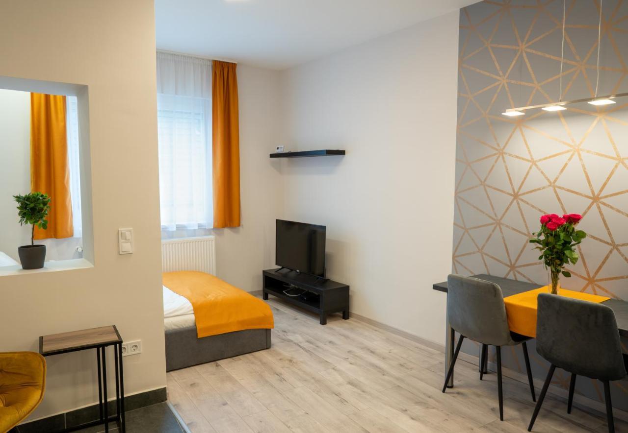Var Apartman Έγκερ Εξωτερικό φωτογραφία